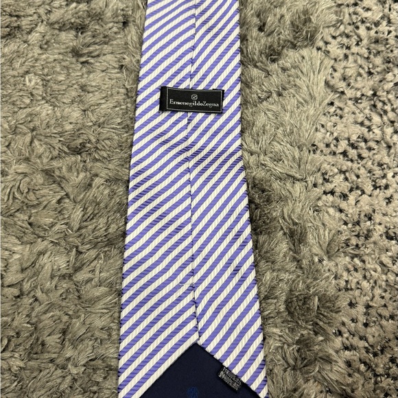 Ermenegildo Zegna Purple and White Diagonal Striped Tie